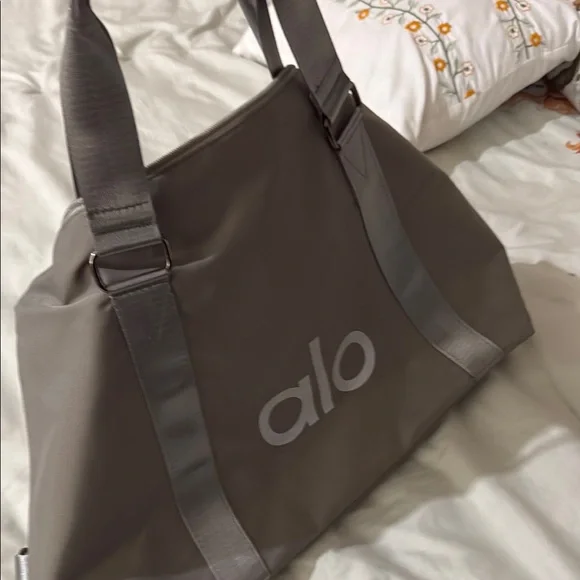 ALO Yoga Gray and Silver Women's Bag - Picture 8 of 8